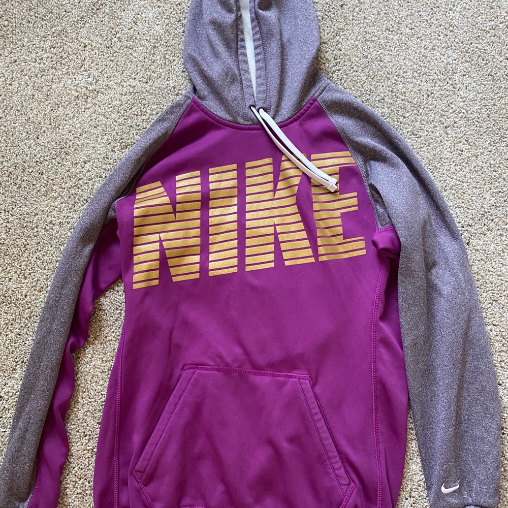 Nike women’s hoodie size small